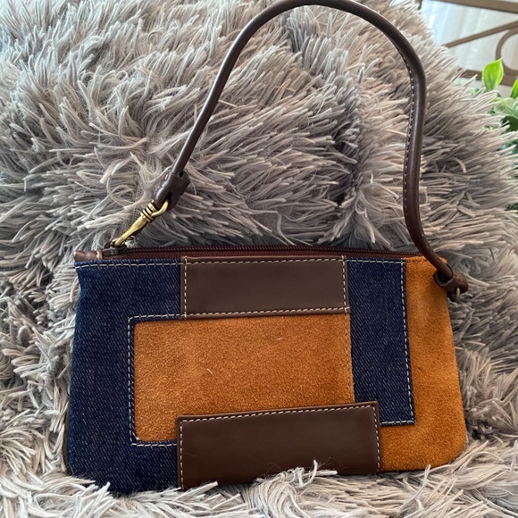 Nine West Vintage Small Wristlet - Picture 2 of 3